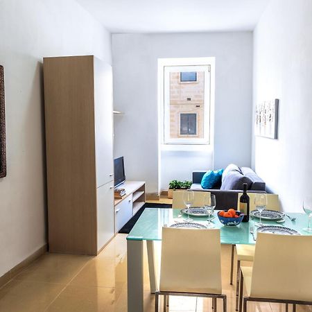 Stylish St.Julians 2 Bedroom Apartment For Rent In The City Centre With Terrace St. Julian's Exteriör bild