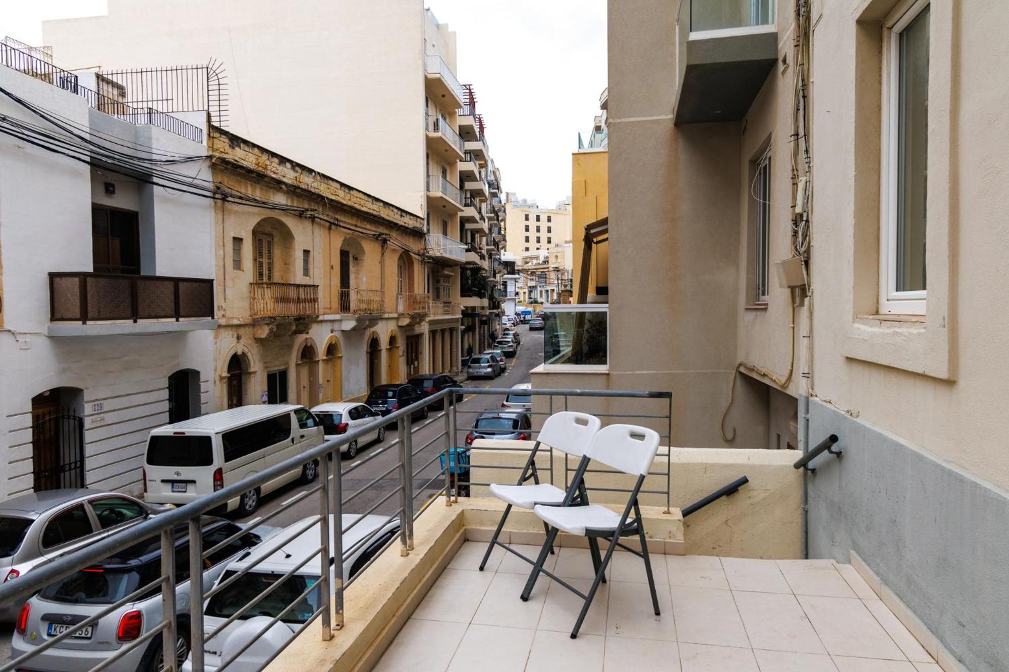 Stylish St.Julians 2 Bedroom Apartment For Rent In The City Centre With Terrace St. Julian's Exteriör bild